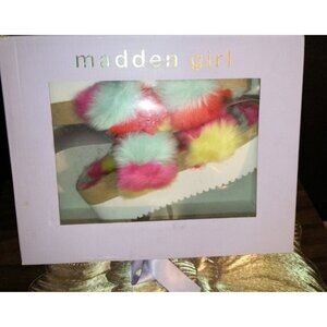 New Madden Girl Furbeee Platform Fur Sandals Slippers Big Girl 6 or Women 7.5